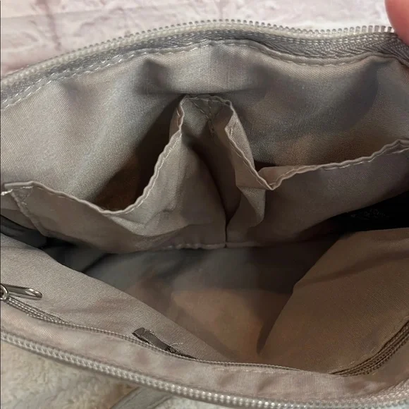 Reaction Kenneth Cole  Crossbody Bag - Picture 10 of 13